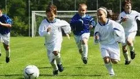 “阿森纳争冠希望犹在，教练阿尔特塔心理压力巨大”